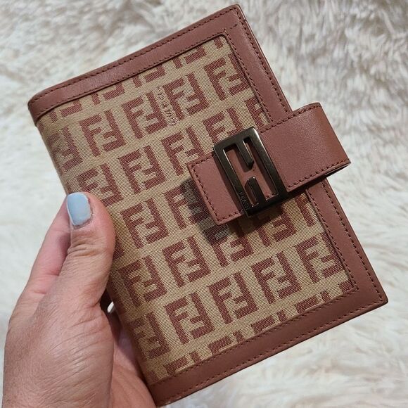 💯 Authentic Fendi Organizer 🍀 - Picture 1 of 15